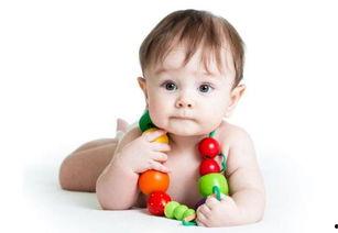 一岁宝宝吃哈密瓜视频,萌态十足引网友热议